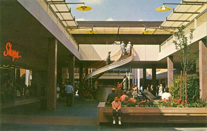 Malls of America - Vintage photos of lost Shopping Malls 